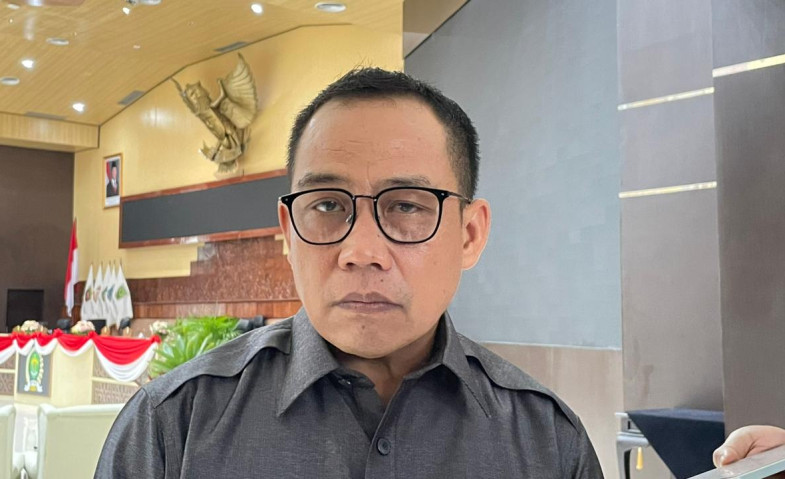 Ketua Pansus Penyelenggaraan Pendidikan Sarkowi V Zahry saat menjelaskan terkait perampungan Raperda Pojok Negeri