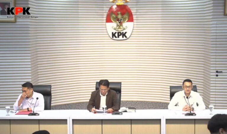 KPK Tetapkan Gubernur Riau sebagai Tersangka Pemerasan