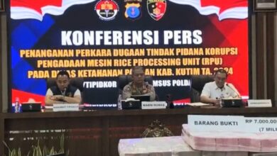 Konferensi pers kasus korupsi mesin RPU Kutim yang dipimpin Dirreskrimsus Polda Kaltim Kombes Pol Dr. Bambang Yugo Pamungkas