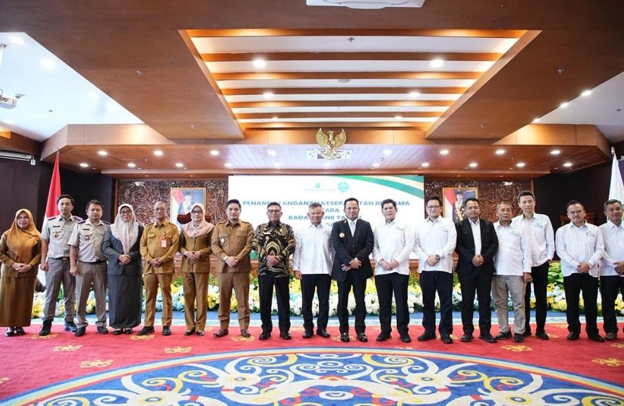 Kegiatan penandatanganan kerja sama antara Pemerintah Provinsi Kalimantan Timur (Pemprov Kaltim) dan Badan Bank Tanah, di Kantor gubernur Kaltim, Senin(22/12/2025).