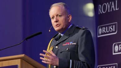 Panglima militer Inggris atau Chief of Defence Staff, Richard Knighton