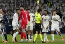 Pemain Real Madrid saat diganjar kartu kuning