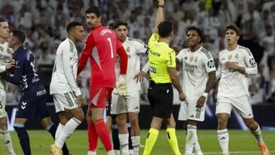 Pemain Real Madrid saat diganjar kartu kuning