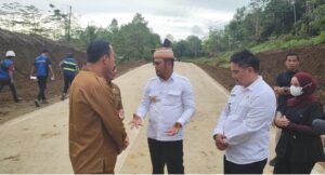 Gubernur Provinsi Kalimantan Timur Rudy Mas'ud meresmikan Ruas Jalan Tering–Ujoh Bilang