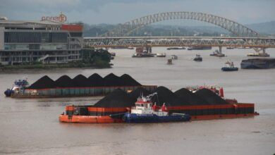 Aktivitas pelayaran di Sungai Mahakam yang akan mendapat penataan total oleh Pemprov Kaltim