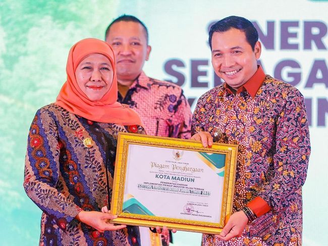 Bagus Panuntun (kanan) jadi Pelaksana Tugas (Plt) Wali Kota Madiun.