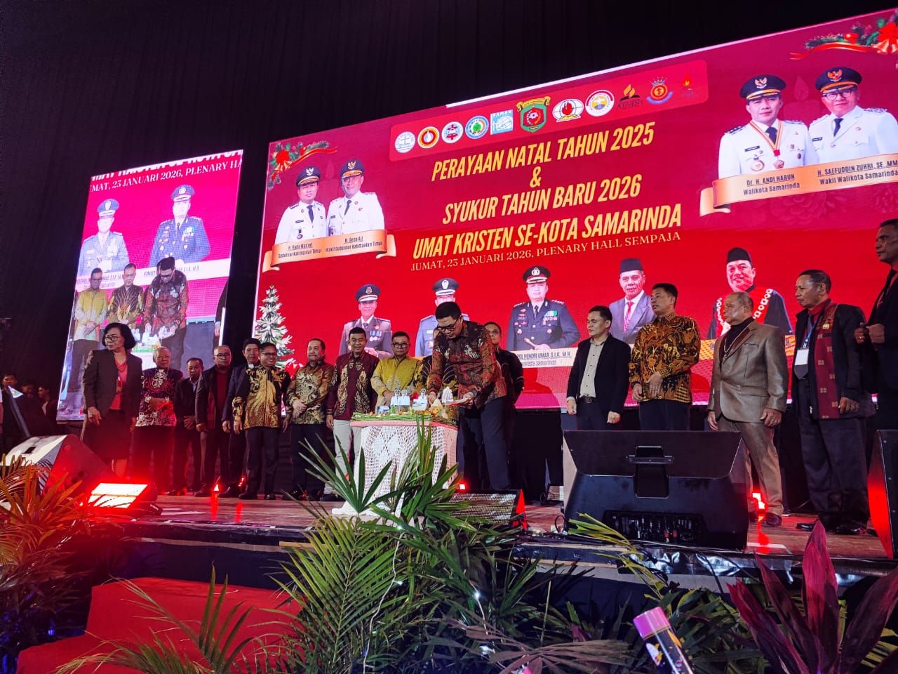 Perayaan Natal 2025 dan Syukur Tahun Baru 2026 umat Kristiani se-Kota Samarinda yang digelar di Plenary Hall Sempaja