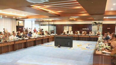 Suasana rapat penanganan penabrakan jembatan Sungai Mahakam. (IST)