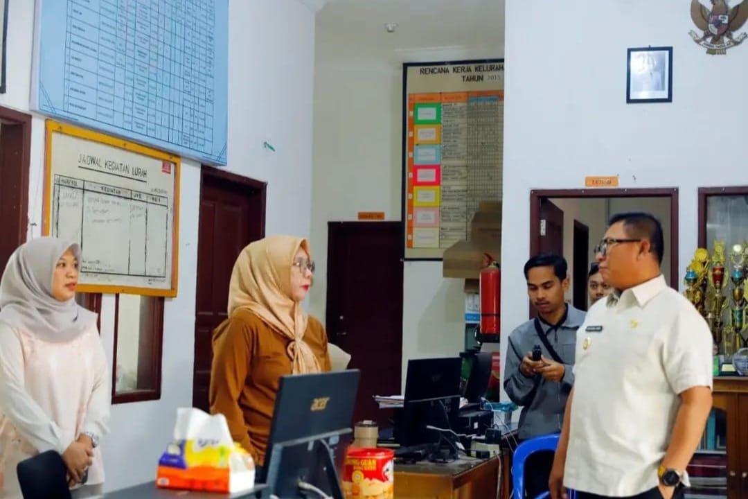 Wakil Wali Kota Samarinda, Saefuddin Zuhri melakukan inspeksi mendadak (sidak) ke sejumlah kelurahan