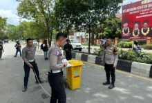 Polisi Lakukan Olah TKP di Lokasi kecelakaan di jalan juanda.