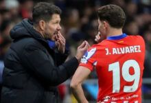 Diego Simeone, pelatih Atletico Madrid dan Julian Alvarez