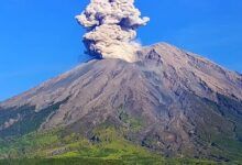 Gunung Semeru kembali erupsi