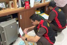 Kegiatan penggeledahan Kantor ESDM Kaltim yang dilakukan sejumlah tim penyidik dari Kejaksaan Tinggi Kaltim. (IST)