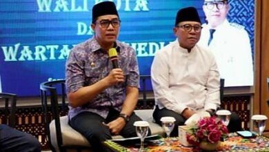 Wali Kota Samarinda, Andi Harun menggelar acara buka puasa bersama para wartawan di Musala Ar-Raudah