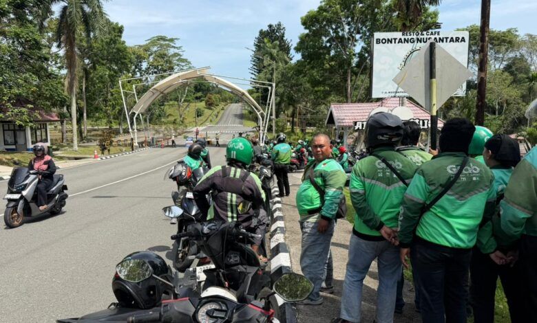 Protes ojek online di kawasan PC milik PT Pupuk Kalimantan Timur