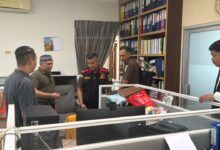 Penggeledahan yang dilakukan Tim Pidsus Kejati Kaltim di kantor ESDM Kaltim pada Senin (16/3/2026) kemarin. (IST)