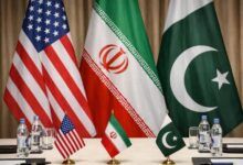 Gambar perundingan damai dengan bendera Amerika Serikat, Iran, dan Pakistan