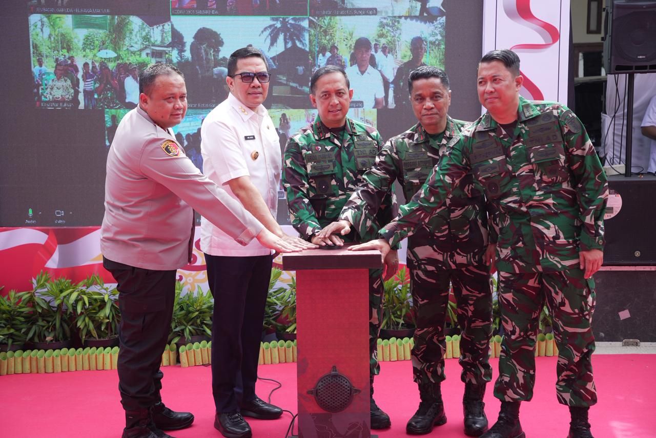 Peresmian jembatan penghubung antara RT 30 Handil Bakti dan RT 23 Simpang Pasir 