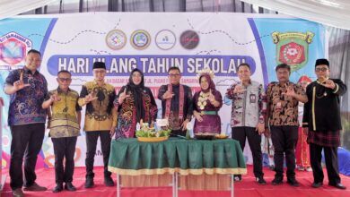 Peringatan Hari Ulang Tahun SDN 007 Samarinda Ulu yang dihadiri Ketua Komisi IV DPRD Samarinda, Muhammad Novan Syahroni Pasie