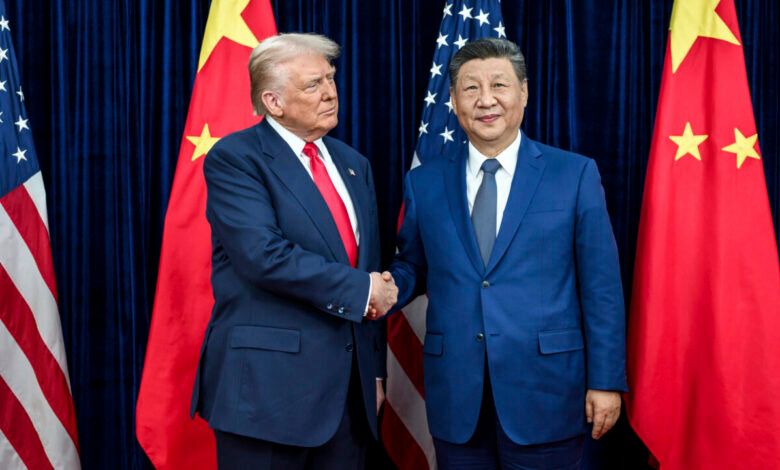 Presiden China Xi Jinping menyambut Presiden Amerika Serikat Donald Trump