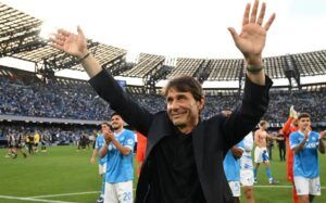 Antonio Conte resmi mengakhiri kebersamaannya dengan Napoli