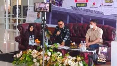 Bupati Kukar Aulia Rahman Basri hadir sebagai narasumber diskusi publik