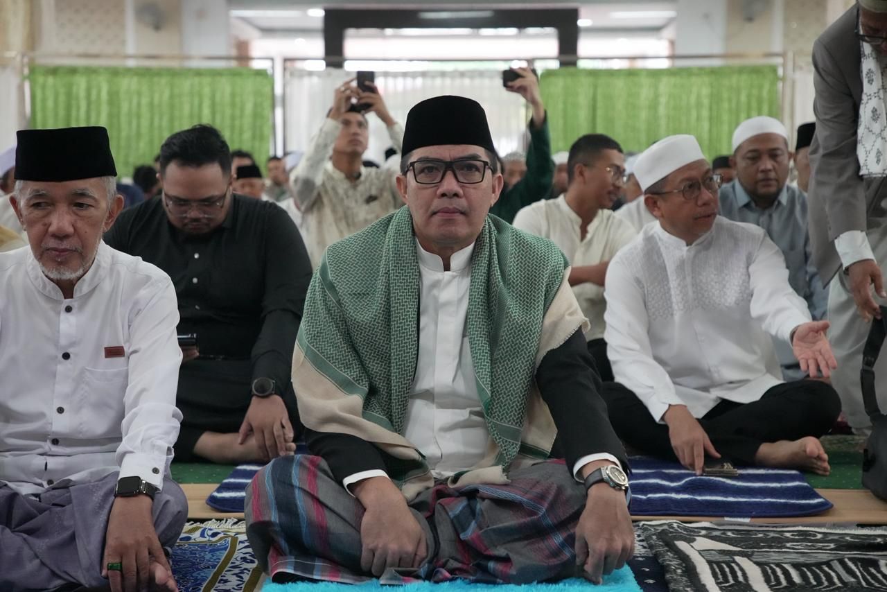 Wali Kota Samarinda, Andi Harun melaksanakan Salat Iduladha 1447 Hijriah dan menyerahkan hewan kurban di Masjid Istiqlal Loa Bakung Samarinda