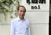Presiden ke-7 RI, Joko Widodo (Jokowi) memberikan tanggapanya soal langkah Kejaksaan Negeri Jakarta Selatan tidak melakukan penahanan pada Roy Suryo dan Tifauziah Tyassuma alias dokter Tifa.