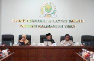 Rapat antara Tim Anggaran Pemerintah Daerah (TAPD) dan Badan Anggaran (Banggar) DPRD Kaltim pada Senin (22/6/2026).