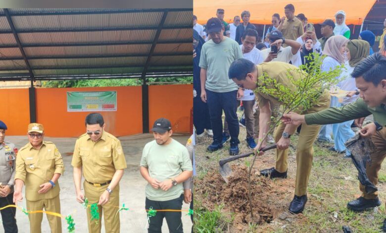 Wali Kota Samarinda,Andi Harun melakukan penanaman pohon dan meresmikan insinerator (ist)