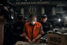 Ilustrasi penangkapan tersangka koruptor kasus Makan Bergizi Gratis (MBG).