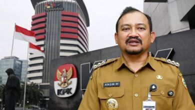 Bupati Pemalang, Anom Widiyantoro terjerat operasi tangkap tangan (OTT) Komisi Pemberantasan Korupsi (KPK)