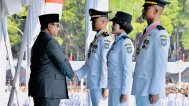 Presiden Prabowo Subianto melantik Pamong Praja Muda (PPM) Angkatan XXXIII Institut Pemerintahan Dalam Negeri (IPDN) Tahun 2026