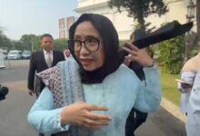 - Kepala Badan Gizi Nasional (BGN), Nanik S Deyang, resmi mengundurkan diri dari jabatannya