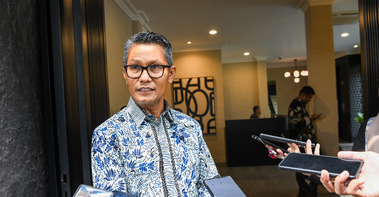 Juru Bicara Kemenperin, Febri Hendri Antoni Arief