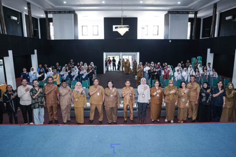 Foto bersama usai Pelatihan Teater bagi Pelajar yang digelar UPTD Taman Budaya Provinsi Kalimantan Timur