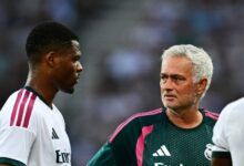Pemain anyar Real Madrid Denzel Dumfries dan pelatih Real Madrid, Jose Mourinho