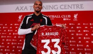 Ronald Araujo gabung ke Liverpool