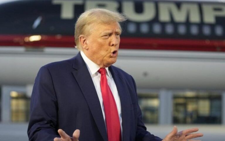 Trump Ancam Bom Oman jika Ganggu Kesepakatan AS-Iran di Selat Hormuz