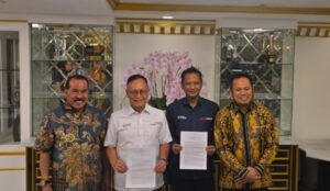 Perusda Bara Kaltim Sejahtera (BKS) menandatangi Memorandum of Understanding (MoU) dengan PT Pupuk Kalimantan Timur (PKT).