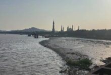 Air Sungai Mahakam Surut