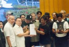 Pimpinan DPR menerima audiensi Aliansi Masyarakat Pati Bersatu (AMPB) di Kompleks Parlemen, Senayan, Jakarta, Kamis (27/8).
