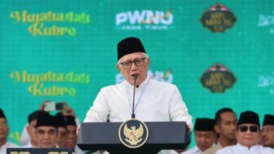 KH Abdul Hakim Mahfudz atau Gus Kikin sebagai Ketua Umum Pengurus Besar Nahdlatul Ulama (PBNU) masa khidmat 2026-2031