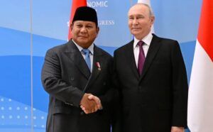 Presiden Rusia Vladimir Putin dan Presiden Indonesia Prabowo Subianto