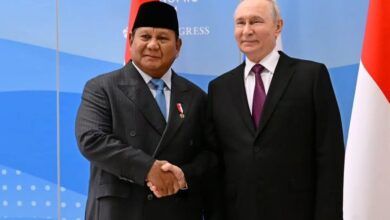 Presiden Rusia Vladimir Putin dan Presiden Indonesia Prabowo Subianto