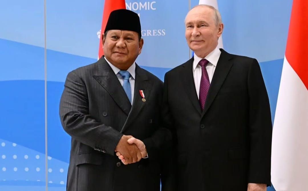 Presiden Rusia Vladimir Putin dan Presiden Indonesia Prabowo Subianto