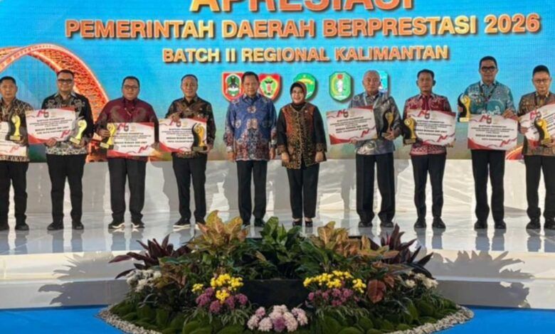 Pemberian Apresiasi Kinerja Pemerintah Daerah Berprestasi 2026 Batch II Regional Kalimantan yang digelar di Platinum Hotel and Convention Hall Balikpapan