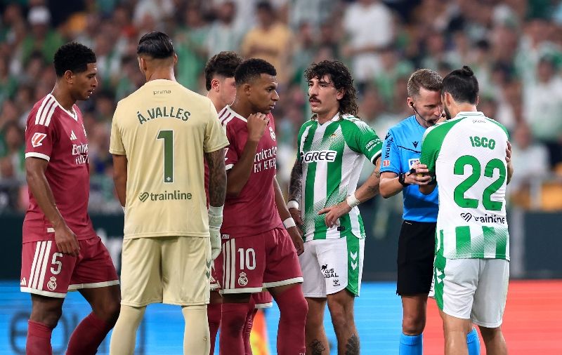 Real Madrid harus menelan kekalahan tipis 0-1 saat bertandang ke markas Real Betis