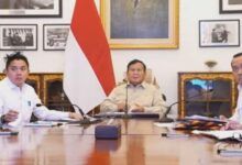 Presiden Prabowo Subianto memimpin rapat terbatas penanganan bencana alam
