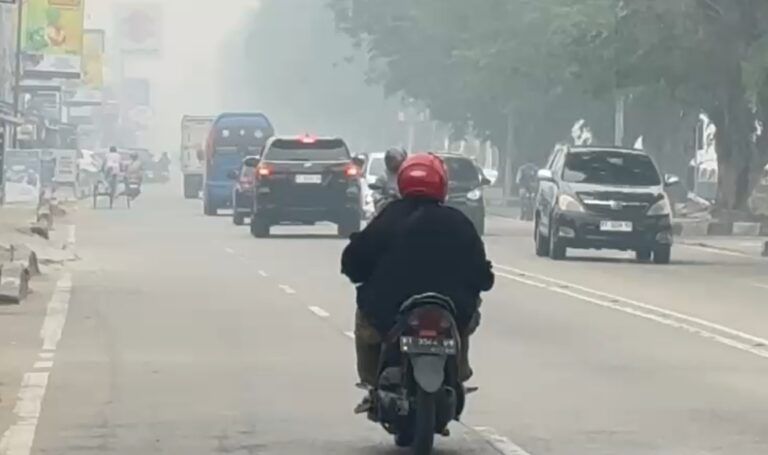 Kabut Asap Selimuti Samarinda, Sekolah Beralih ke PJJ Selama 3 Hari